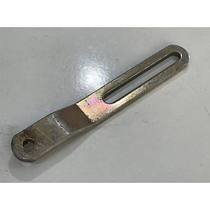 Ford Sierra Transit Capri Granada 84 Alternat�r Braketi  171 mm Uzunluk