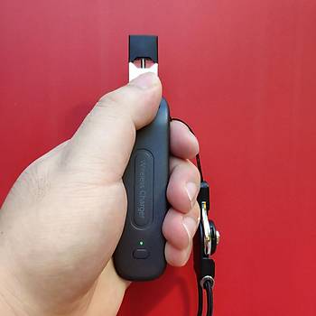 JUUL Vape Pod Kalem iin 300mAh Qi Kablosuz arj Yata ve Boyun Asks 
