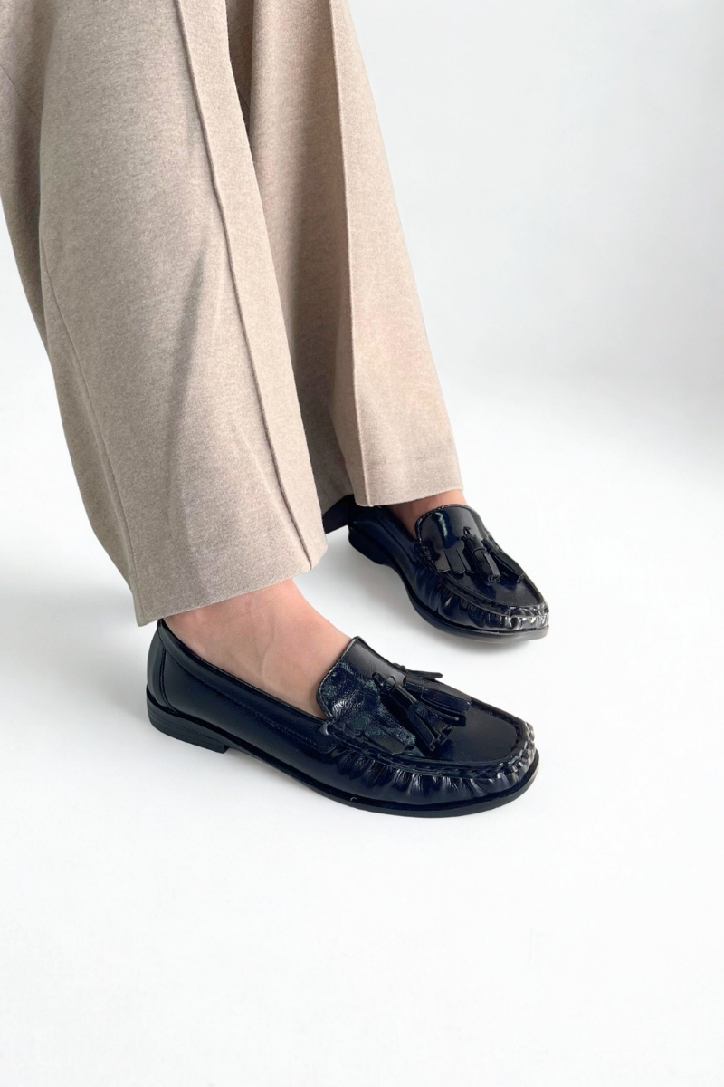 Siyah Rogan Püsküllü Düz Loafer GD05