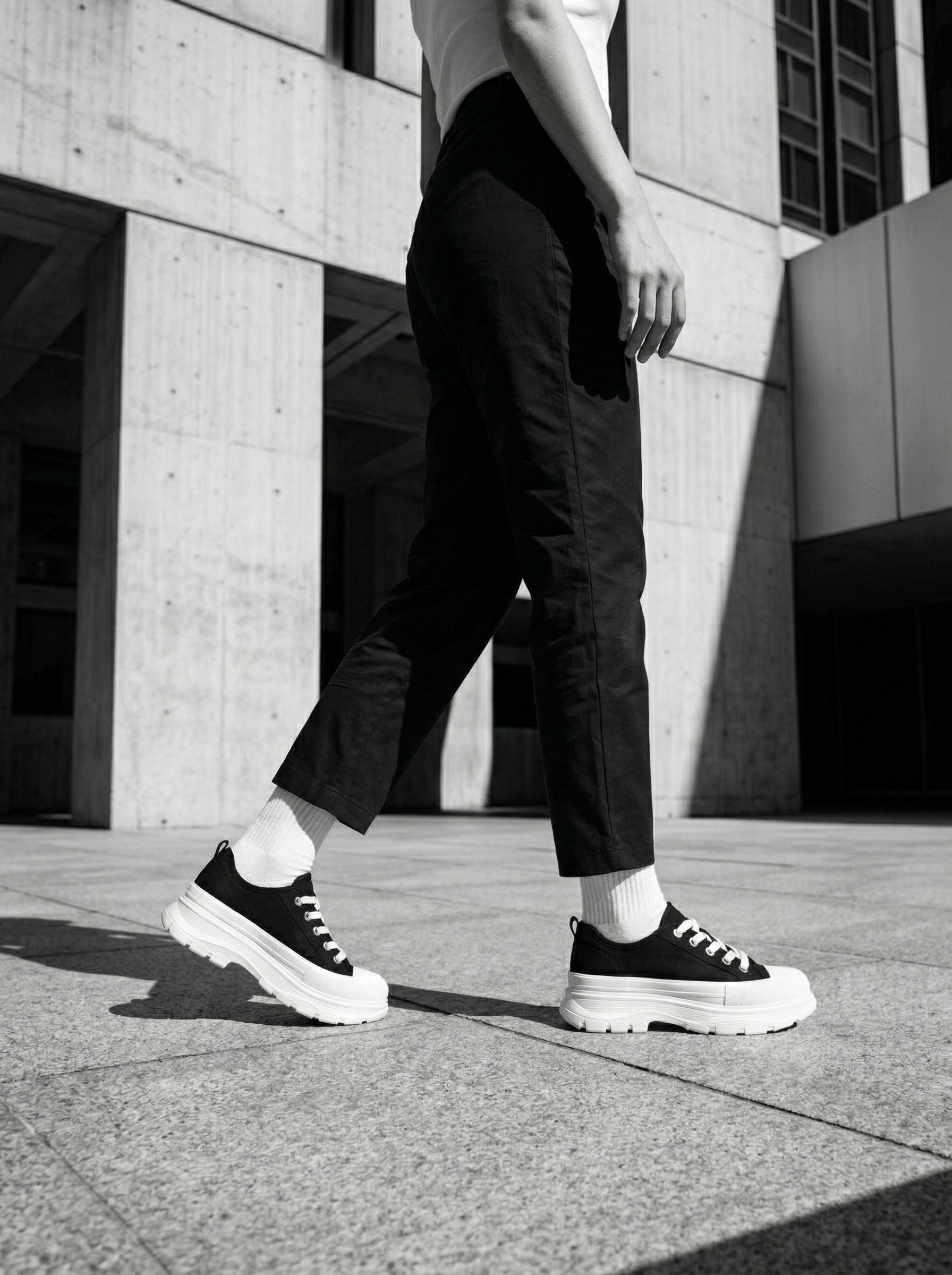 Siyah Transparan Kadın Sneaker EW2012