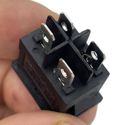 IC-119 Mini I��kl� Anahtar 4P Siyah Kasa K�rm�z� I��k