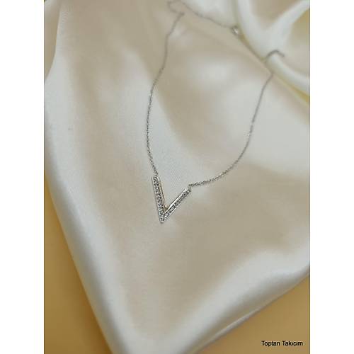 Zirkon Ta� ��lemeli V Model Kolye