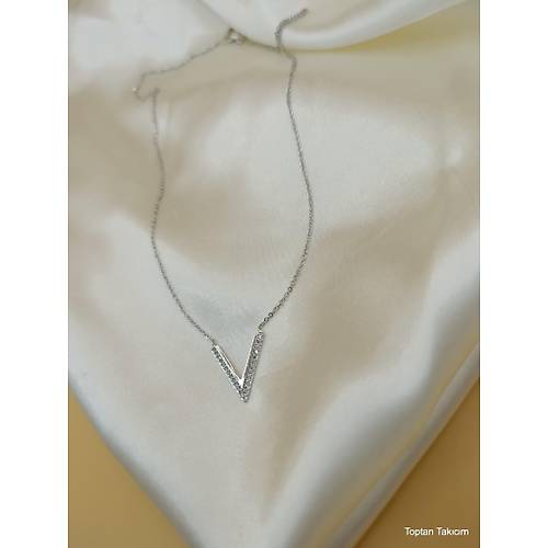 Zirkon Ta� ��lemeli V Model Kolye