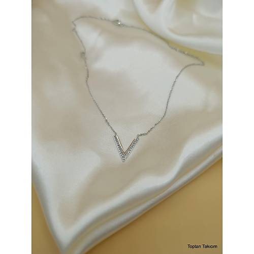 Zirkon Ta� ��lemeli V Model Kolye