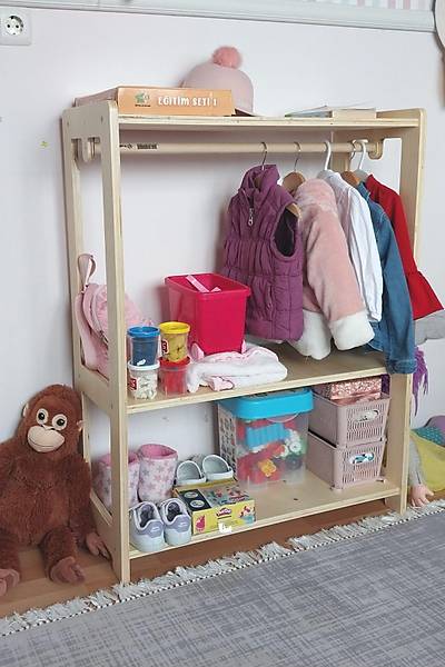 PERA Montessori Ahşap Askılık Çocuk Dolabı, Bebek ve Çocuk Odası Eşya Düzenleyici, Doğal Ağaç Malzeme