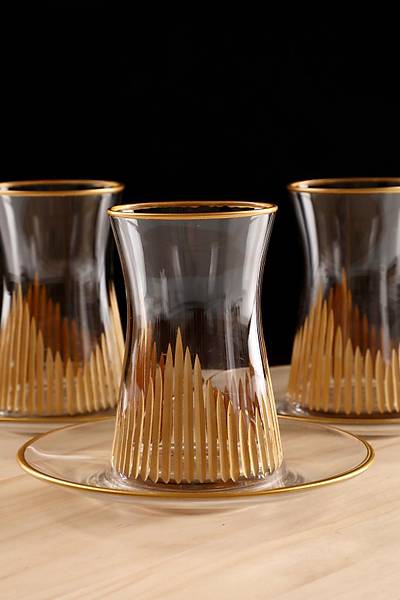 12 Parça Altınlı Kristalize Kesme Sanatı Çay Bardağı Seti (ŞK)