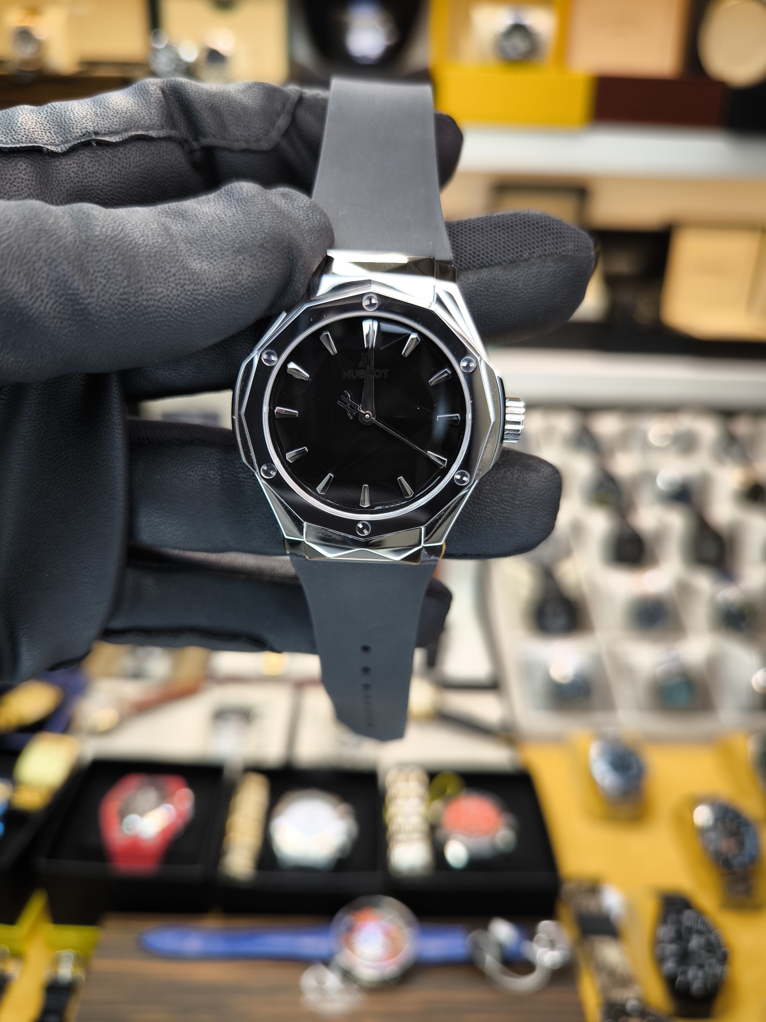 HUBLOT CLASSIC FUSION ETA SAAT