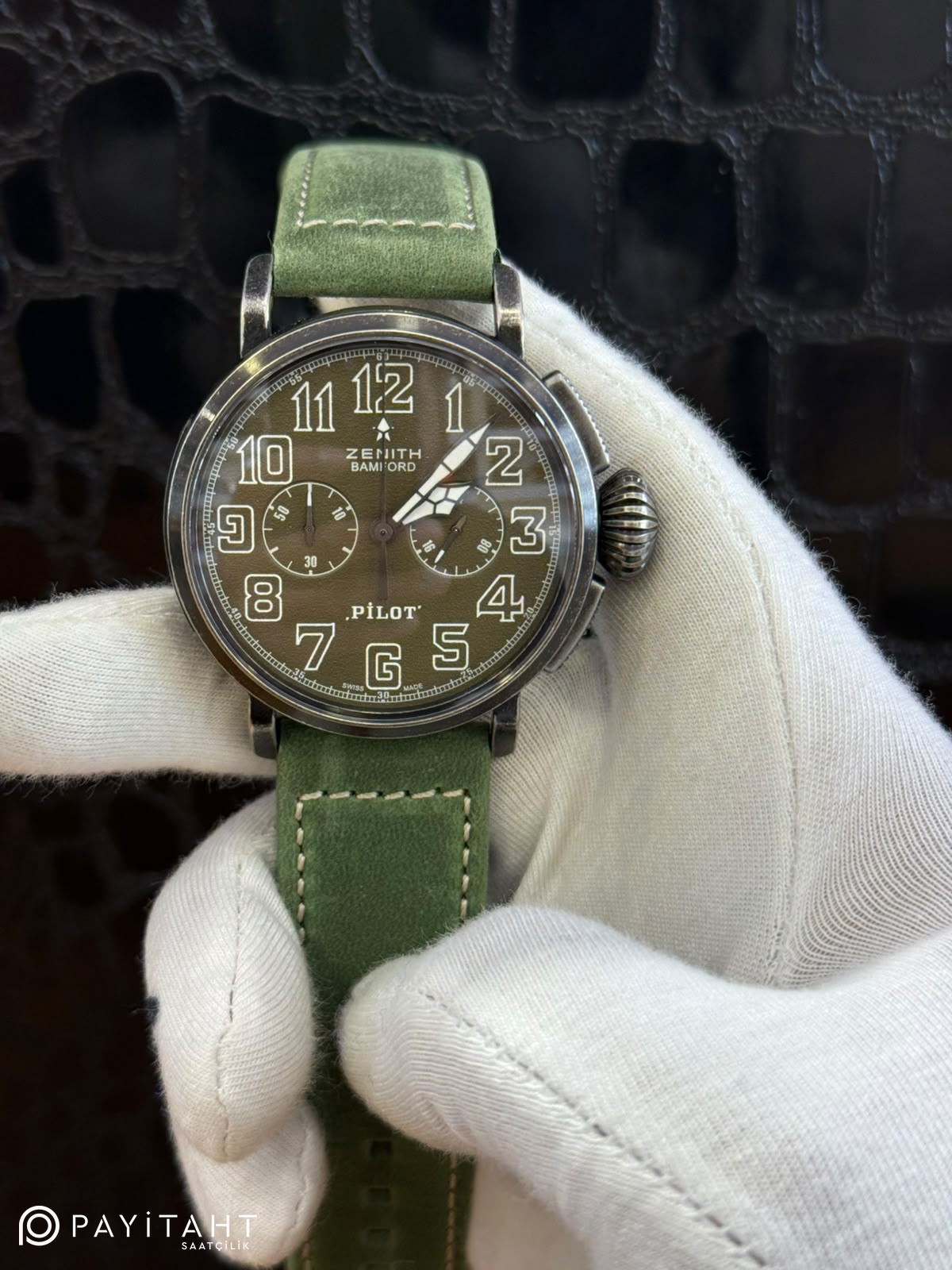 Zenith Pilot 45mm Quartz Chronograph Replika Saat | A Kalite