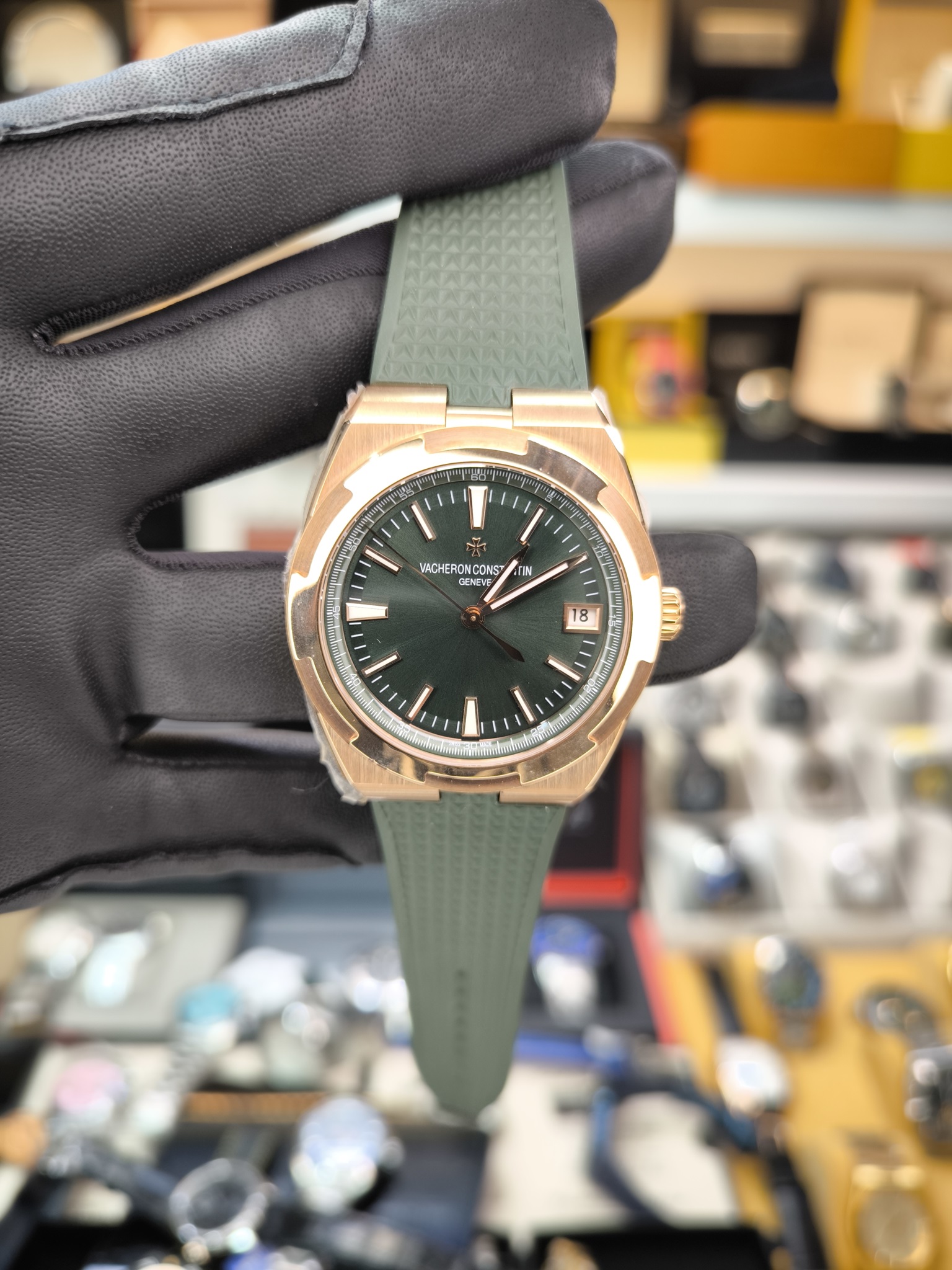 VACHERON CONSTANTIN OVERSEAS SELF WINDING 4520/V ETA SAAT