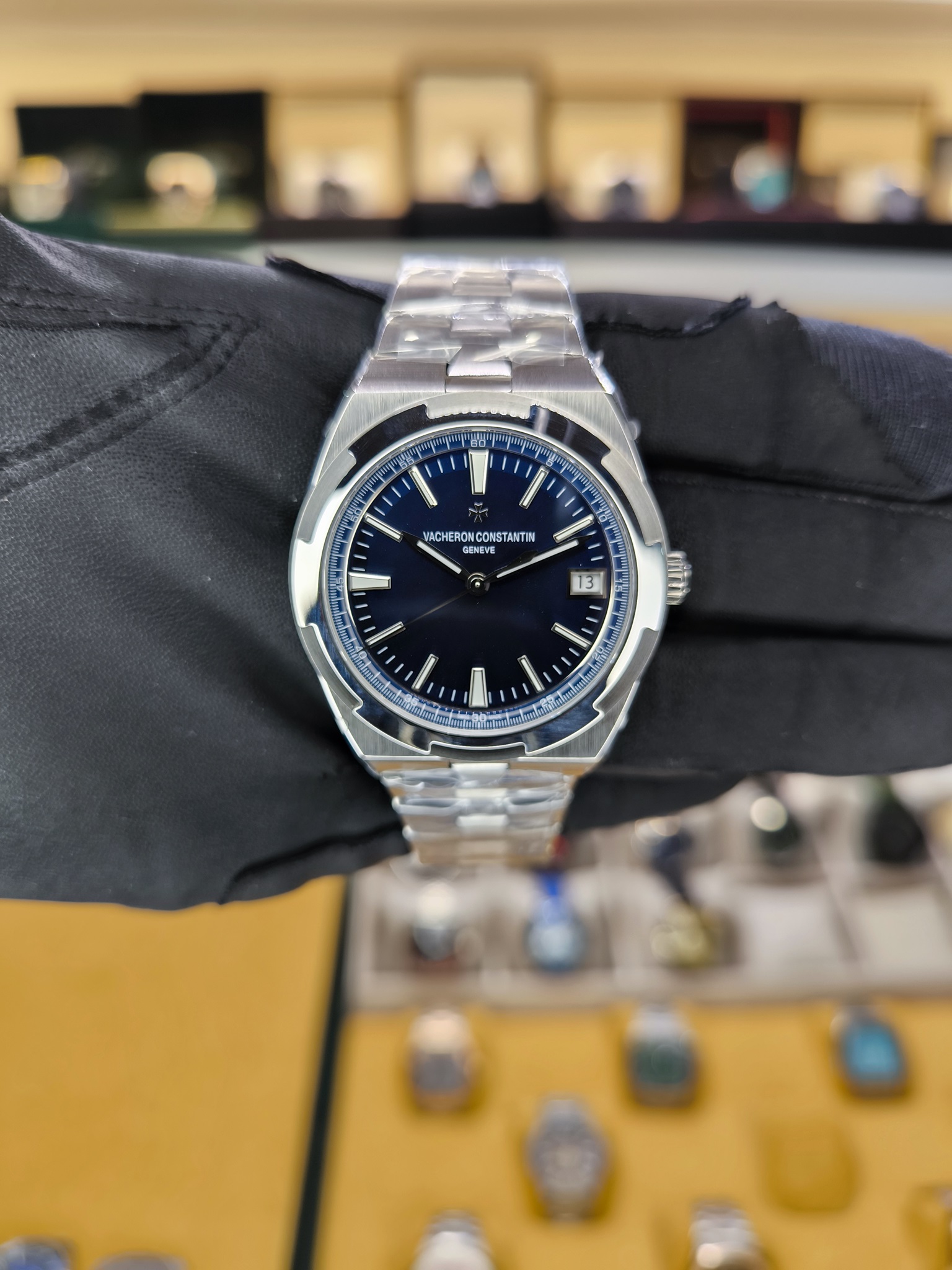 Vacheron Constantin Overseas 4520V 210A B128 Eta Saat
