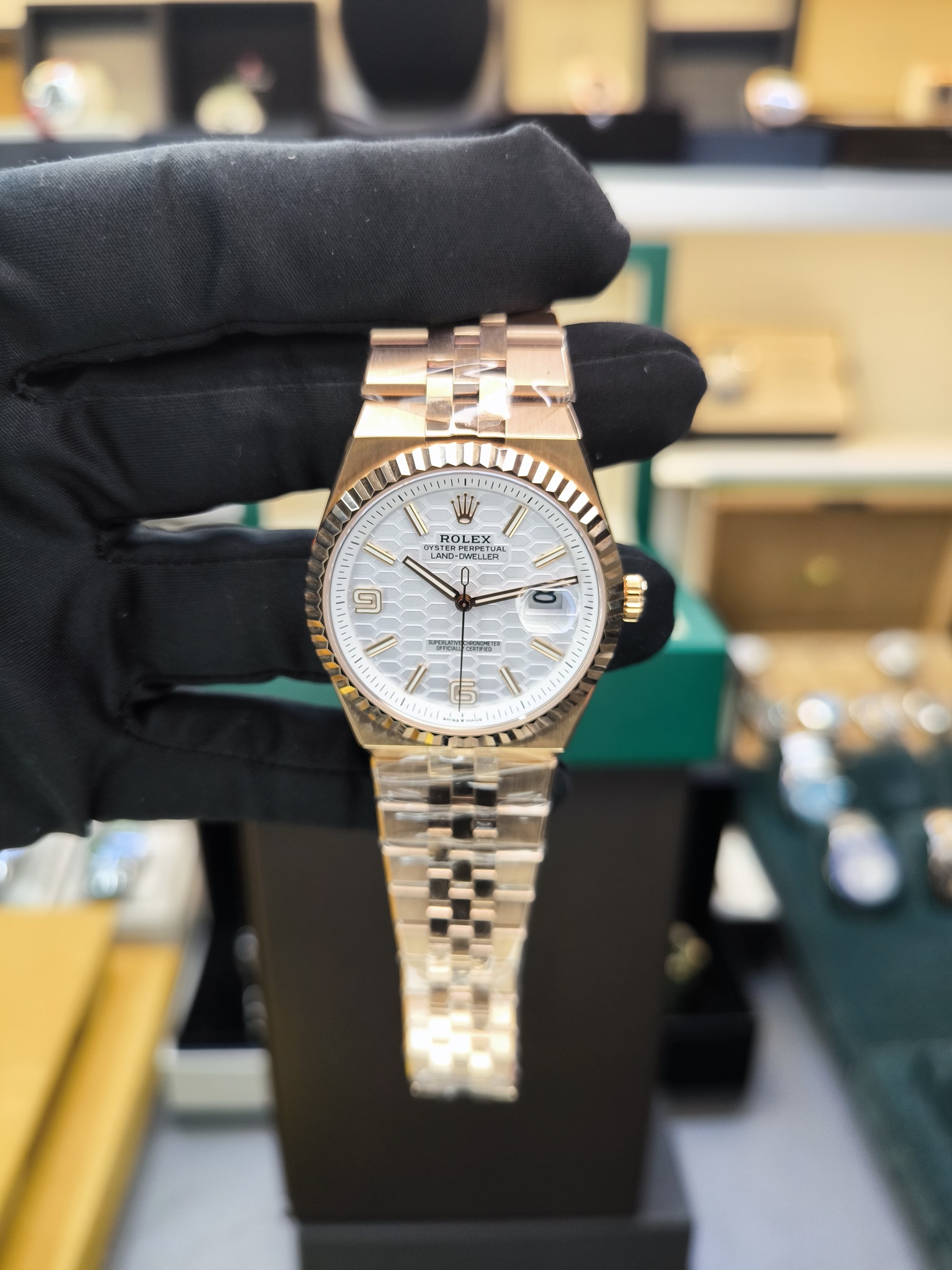 ROLEX LAND DWELLER 40mm Honeycomb Dial 127335 ETA SAAT