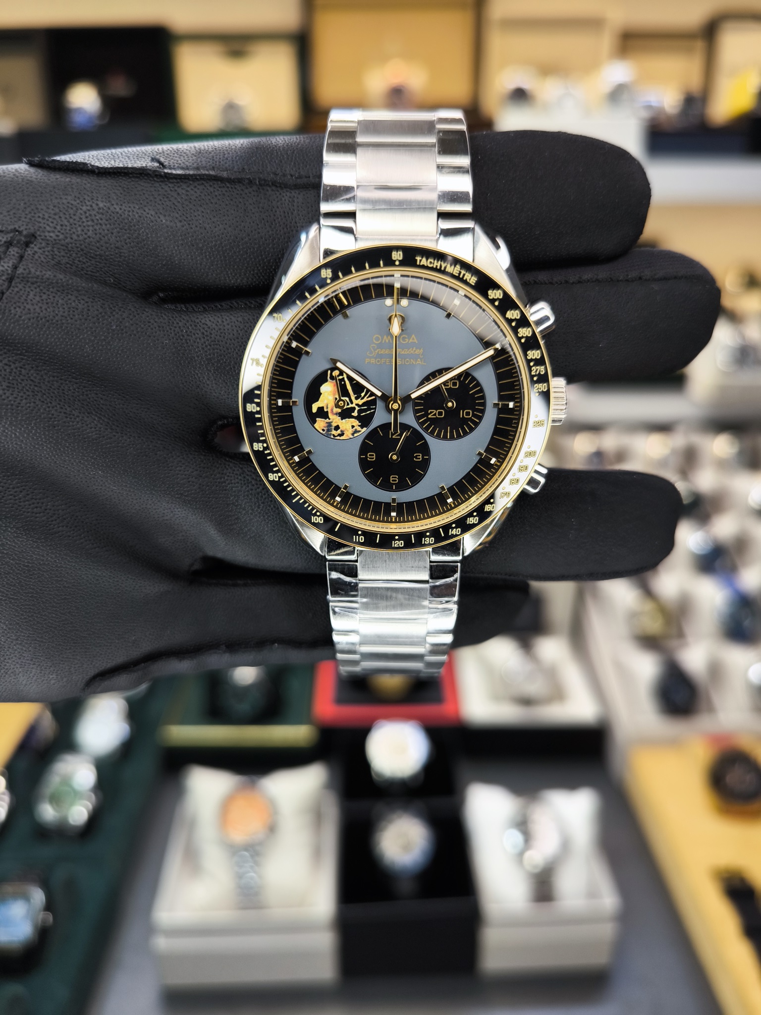 MOONWATCH PROFESSIONAL APOLLO 11 50TH ANNIVERSARY CHRONOGRAPH