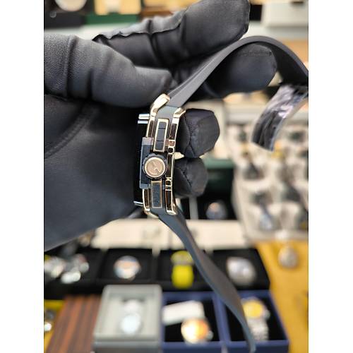 HUBLOT SQUARE BANG UNICO KING GOLD CERAMIC 821.OM.0180.RX ETA SAAT