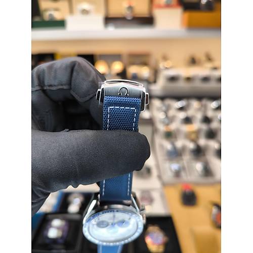 MOONWATCH PROFESSIONAL 50 TH SNOOPY CHRONOGRAPH