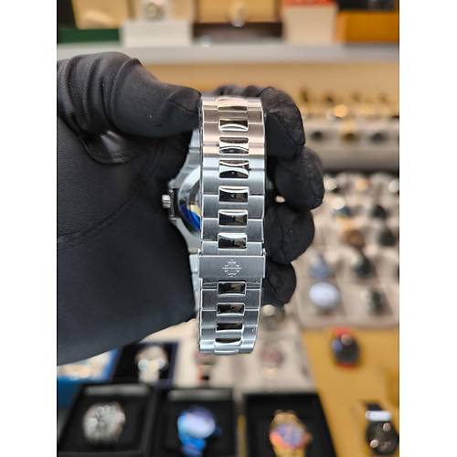 NAUTILUS ANNUAL CALENDER 5726 MOONPHASE ETA SAAT