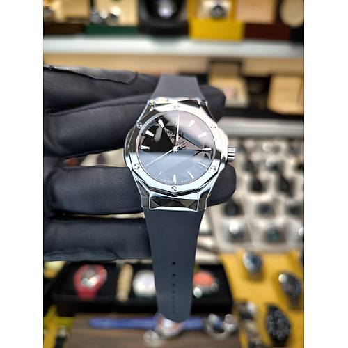 HUBLOT CLASSIC FUSION ETA SAAT