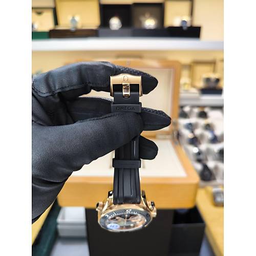 OMEGA Seamaster Diver 300M 44 mm Sedna Gold 210.62.44.51.01.001 ETA SAAT