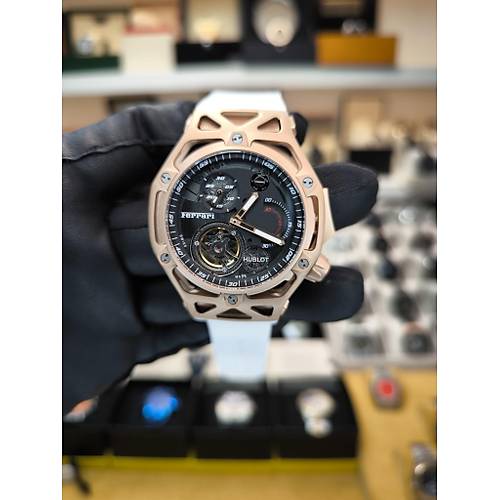 BIG BANG FERRARI LIMITED TOURBILLON REPL�KA SAAT