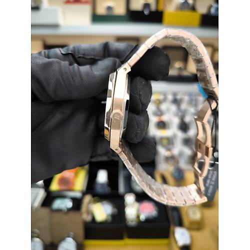 ROYAL OAK TOURB�LLON ROSE