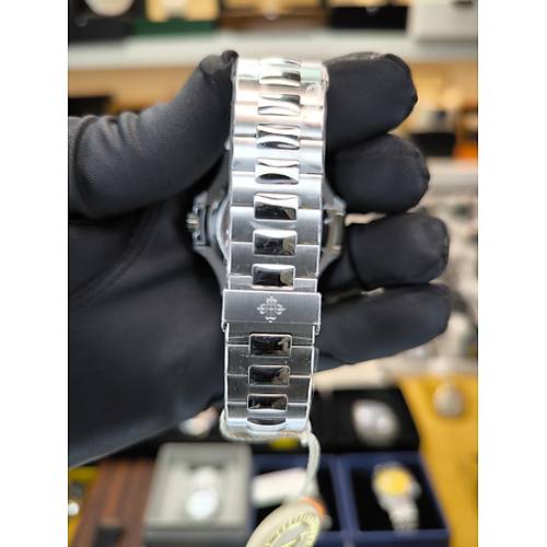 NAUTILUS ANNUAL CALENDER 5726/1A ETA SAAT