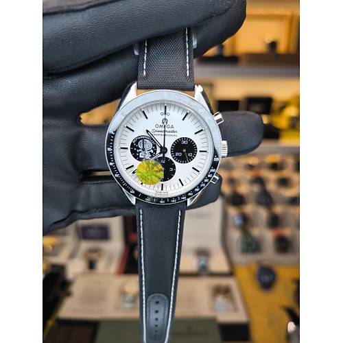 MOONWATCH PROFESSIONAL 50 TH SNOOPY CHRONOGRAPH
