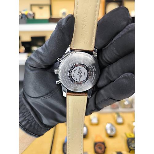 NAVITIMER CRONOGRAPH G�M�� S�YAH PANDA