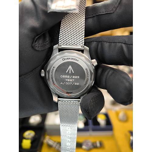 SEAMASTER DIVER 300m 007 EDITION 210.90.42.20.01.001 ETA SAAT