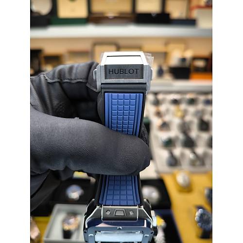 HUBLOT SQUARE BANG UNICO TITANIUM BLUE 821.NL.5170.RX ETA SAAT