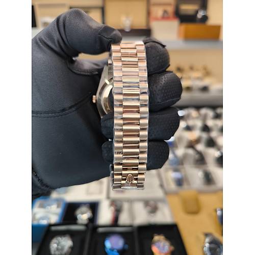 ROLEX Day-Date 40mm Olive Green Dial 228235 Clean Factory ETA SAAT