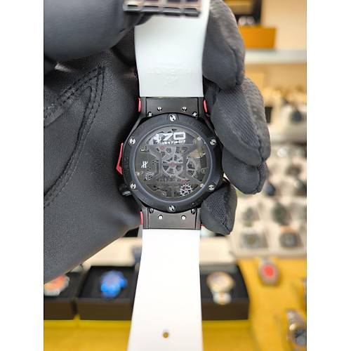 BIG BANG FERRARI LIMITED TOURBILLON REPL�KA SAAT