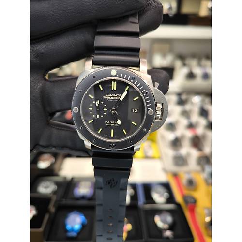 PAM 389 LUMINOR SUBMERSIBLE AMAGNETIC 1950 ETA SAAT