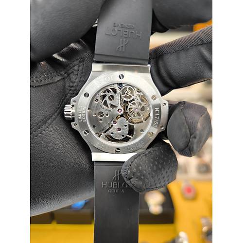 BIG BANG MASTER TOURBILLON SKELETON DIAL ETA SAAT