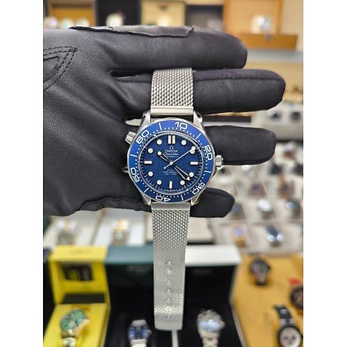 OMEGA Seamaster Diver 300M 42 mm James Bond 60TH Anniversary 210.30.42.20.03.002 ETA SAAT