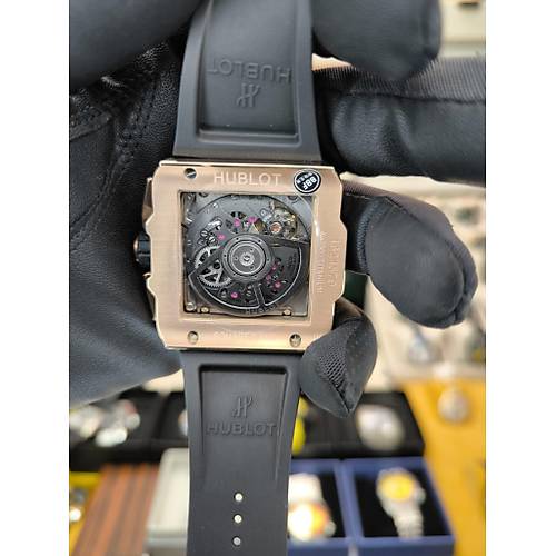 HUBLOT SQUARE BANG UNICO KING GOLD CERAMIC 821.OM.0180.RX ETA SAAT