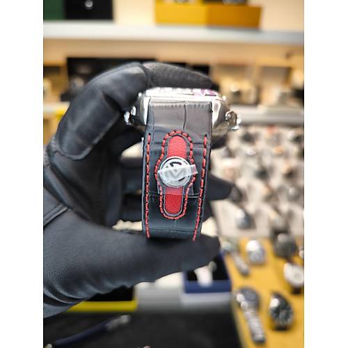 CONQUISTADOR TOURBILLON SINGAPORE GP REPL�KA SAAT