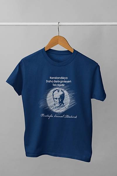 Karalandka Daha Belirginleen Tek Kiidir Mustafa Kemal Atatrk( niseks ocuk Tirt)
