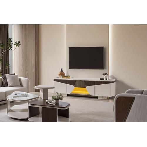 Pascal Luxury Tv nitesi