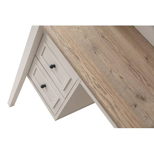 Petra Ay Gen� Odas�