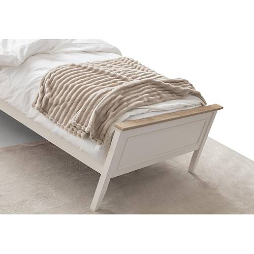 Petra Ay Gen� Odas�