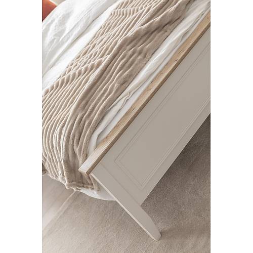 Petra Ay Gen� Odas�