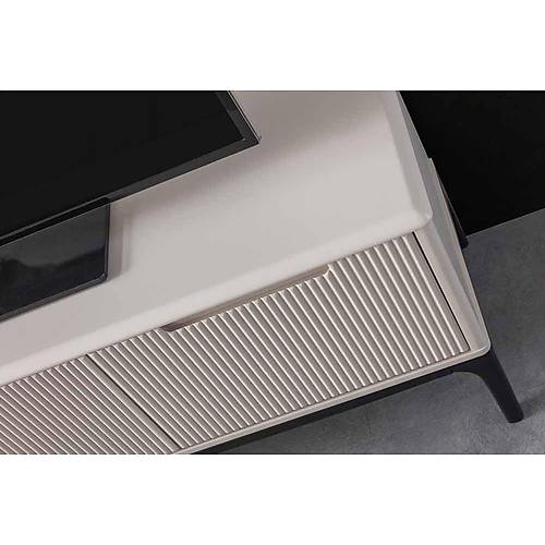 �nci Siyah Tv �nitesi