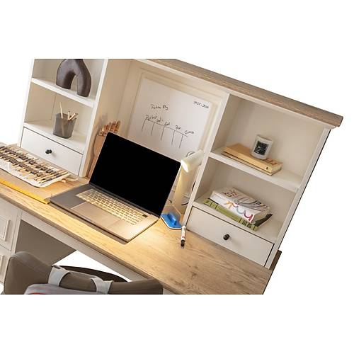 Petra Ay Gen� Odas�