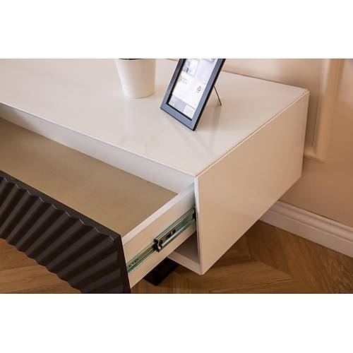 Efes Beyaz Tv �nitesi