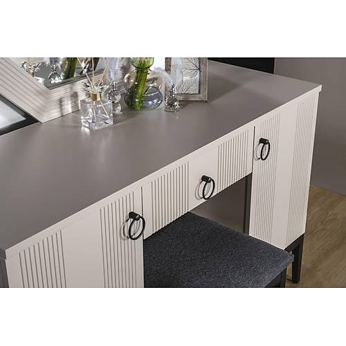 Mass Yatak Odas� & Giyinme Dolab�