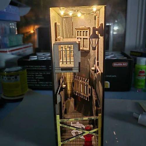 Sherlock Holmes Cinayet Mahali Book Nook Kitap Tutucu - DIY Gizemli Dedektif Maket Kit