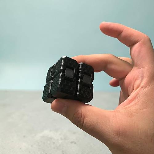 Sonsuz Stres K�p� Infinity Cube - Parmak Egzersiz ve Odaklanma Aparat�