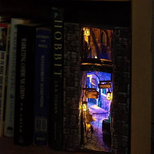 Book Nook Tuhaf Ortaa Soka Kitap Kesi DIY Kendin Boya Kendin Yap
