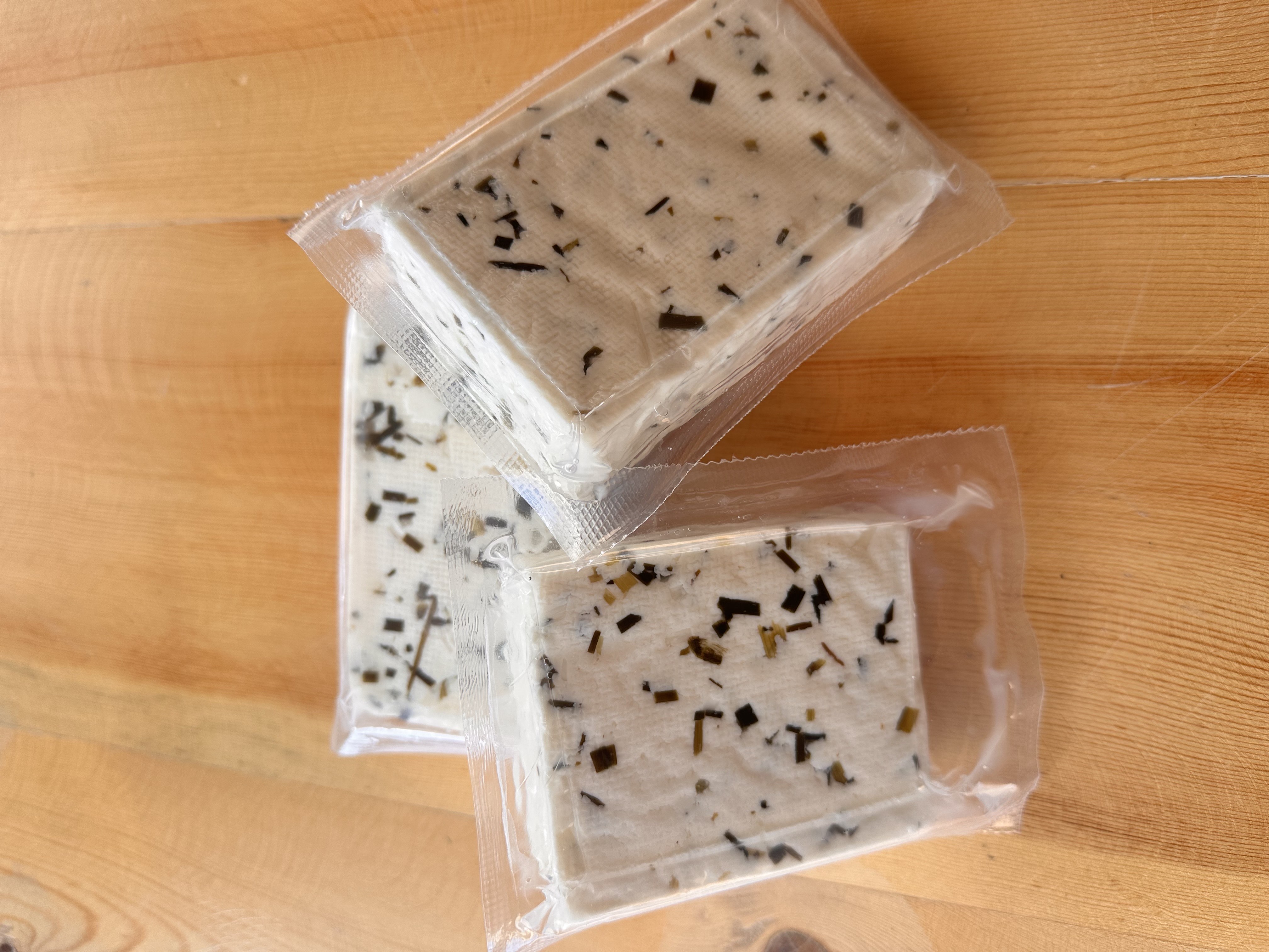 VAN OTLU BEYAZ PEYNİR  300-350 gr