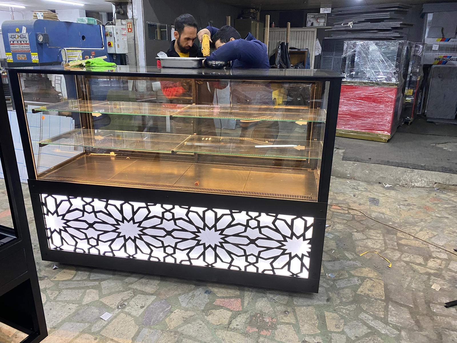 Pasta Dolabı Siyah Model Dik Camlı 150 Cm « Özer Endüstriyel Mutfak