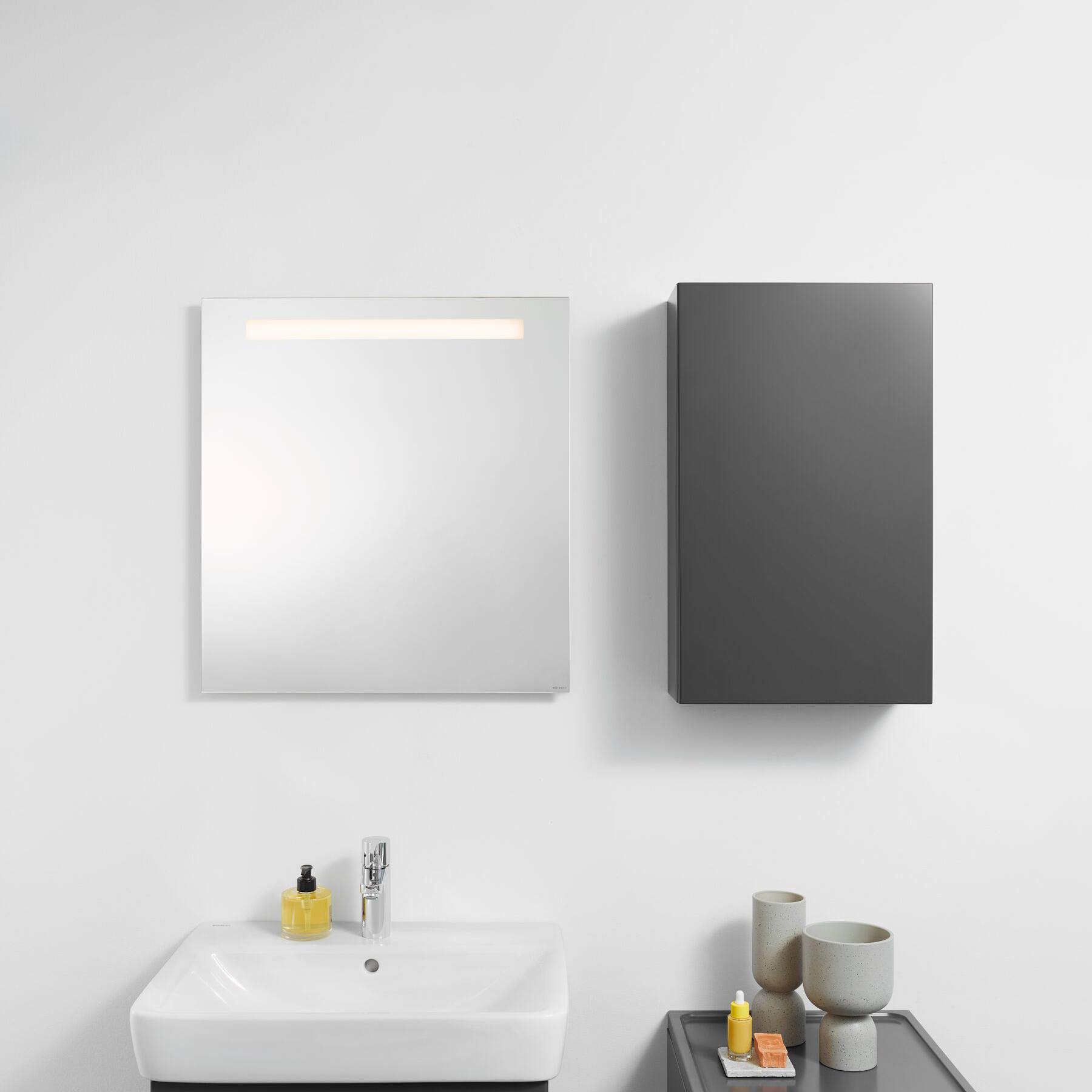 Geberit  Option ayna, üstten aydınlatma, 90 cm 502.808.00.1